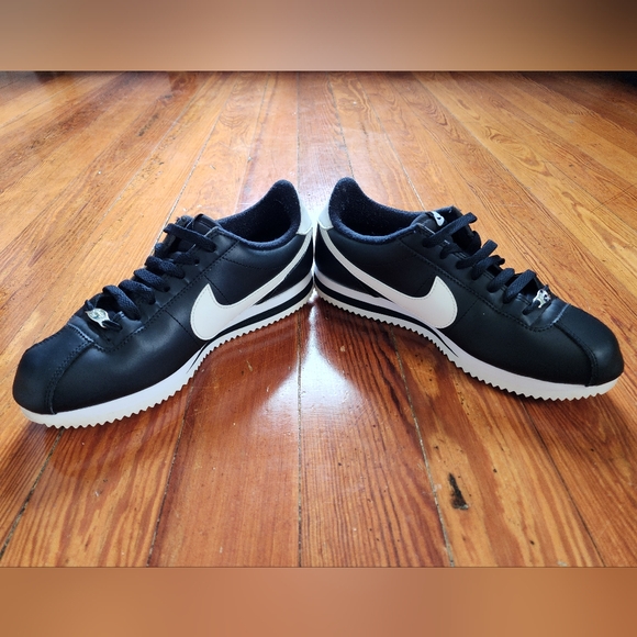 Nike Cortez Basic Leather 'Black White - Picture 5 of 6